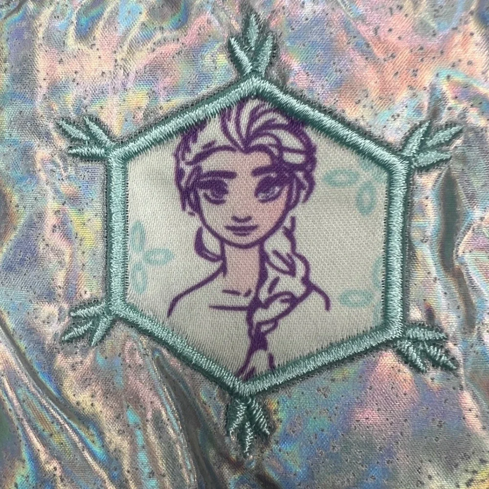 Disney Frozen Elsa Girls 5T Holographic Silver Iridescent Hooded Puffer Vest‎